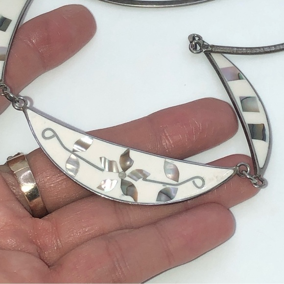 Vtg Abalone & Enamel Floral Alpaca Silver Collar Necklace Sits @ Approx 12” - Picture 3 of 6
